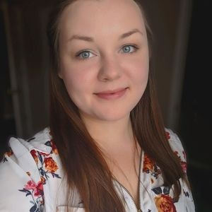 Meet your Posher, Hollie